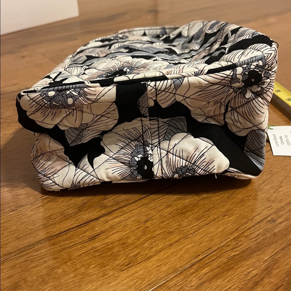 Vera Bradley Lunch Bunch Camellia - Picture 8 of 9